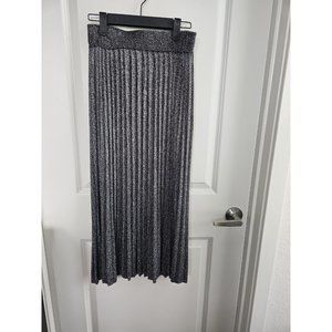 Vero Moda Pleated midi skirt with Elastic Band Metallic Gray Retailed $60